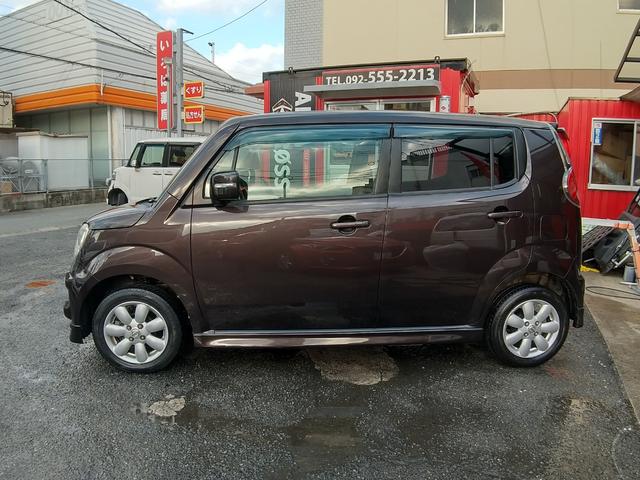 モコ Ｇ　エアロスタイル　タイヤ４本新品　インタークーラーターボ　エアロ　ナビ・フルセグＴＶ　ＥＴＣ　ウエルカムライト　電動格納ミラー　助手席シート下収納　後席スライド機能（4枚目）