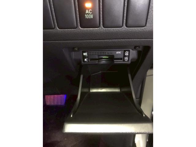 ヴェルファイア ２．４Ｚ　プラチナセレクションＩＩ　車検整備２年付　車両保証１年　社外ホイール　エアロ　リヤモニター　両側スライド電動　電動ミラ　テレビ　ナビ　ＥＴＣ　バックカメラ　パワーステアリング　電動バックドア　バックモニタ　１００Ｖ電源　ＡＢＳ（11枚目）