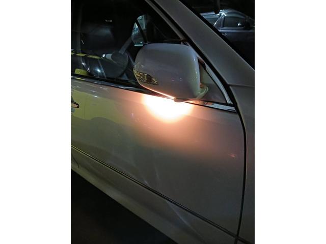 セルシオ C仕様 インテリアセレクション 車検整備付 車両保証 本革 ヒーター 地デジTV エアバッグ Bモニター エアーシート TVナビ ムーンルーフ 電動格納ミラー アルミホイール オートライト パワーシート エアサス ETC キーフリー(9枚目)