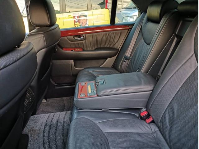 セルシオ C仕様 インテリアセレクション 車検整備付 車両保証 本革 ヒーター 地デジTV エアバッグ Bモニター エアーシート TVナビ ムーンルーフ 電動格納ミラー アルミホイール オートライト パワーシート エアサス ETC キーフリー(15枚目)