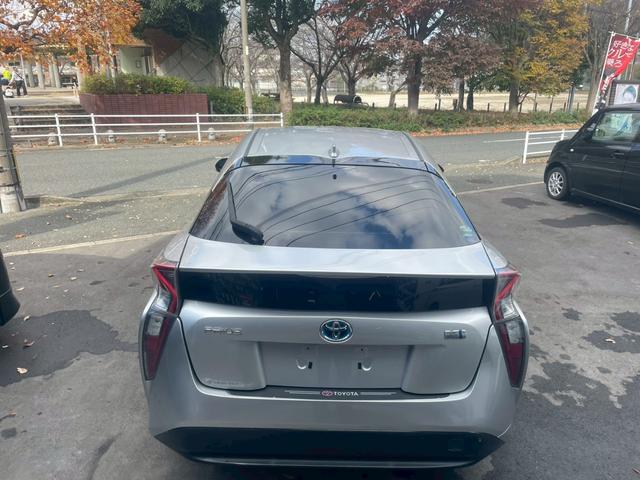 プリウス Sセーフティプラス 車検整備2年付 車両保証1年 ナビ アルミホイール TV Btオーディオ 電動ミラー 禁煙 衝突安全ボディ Aライト 1セグ Bモニター LEDライト スマートKEY ナビTV 横滑り防止機能 PW(10枚目)