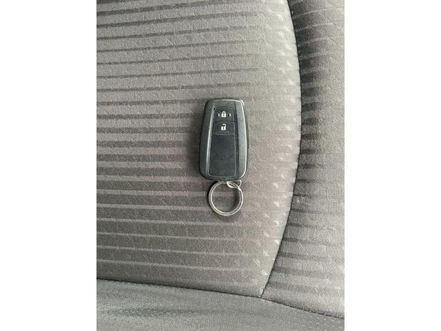 プリウス Sセーフティプラス 車検整備2年付 車両保証1年 ナビ アルミホイール TV Btオーディオ 電動ミラー 禁煙 衝突安全ボディ Aライト 1セグ Bモニター LEDライト スマートKEY ナビTV 横滑り防止機能 PW(14枚目)