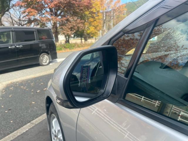 プリウス Sセーフティプラス 車検整備2年付 車両保証1年 ナビ アルミホイール TV Btオーディオ 電動ミラー 禁煙 衝突安全ボディ Aライト 1セグ Bモニター LEDライト スマートKEY ナビTV 横滑り防止機能 PW(37枚目)