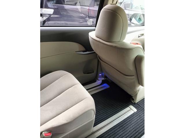 エスティマ ２．４アエラス　Ｇエディション　車検整備２年付　車両保証１年　ナビ　ＴＶ　Ｂｌｕｅｔｏｏｔｈ　リヤモニター　リヤエアコン　アルミホイール　ＥＴＣ　禁煙車　キーレスエントリー（10枚目）