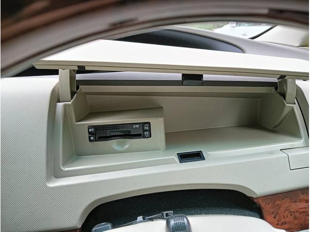 エスティマ ２．４アエラス　Ｇエディション　車検整備２年付　車両保証１年　ナビ　ＴＶ　Ｂｌｕｅｔｏｏｔｈ　リヤモニター　リヤエアコン　アルミホイール　ＥＴＣ　禁煙車　キーレスエントリー（20枚目）