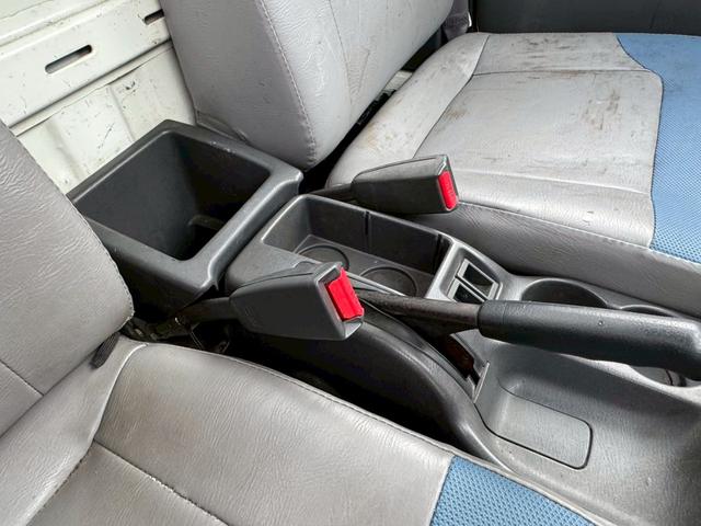 サンバートラック ＴＢ　車検整備２年　車両保証付き　エアコン　ラジオ　セレクティブ４ＷＤ（50枚目）