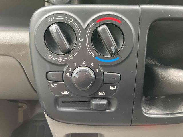 �C���ɍ��킹�Ē����I�ɑ��삷�邱�ƂŁA�ԓ������ł����K�ɕۂĂ܂��B