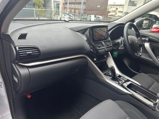 エクリプスクロスＰＨＥＶ Ｍ　４ＷＤ　ナビ地デジＴＶ　バックカメラ　Ｂｌｕｅｔｏｏｔｈ　ドライブレコーダー　クルーズコントロール　衝突軽減ブレーキ　オートマチックハイビーム　レーンアシスト（12枚目）