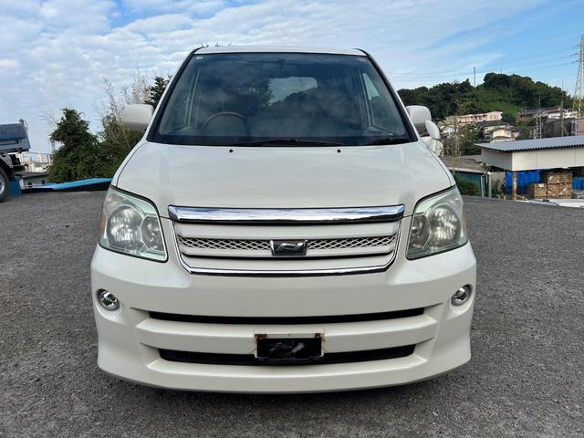 ノア Ｘ　リミテッド　車検２年付　地デジＴＶ　バックカメラ　ＥＴＣ　キーレスエントリー　両側電動スライドドア　ＨＩＤヘッドライト　ウッドコンビハンドル　ウッド調パネル（2枚目）