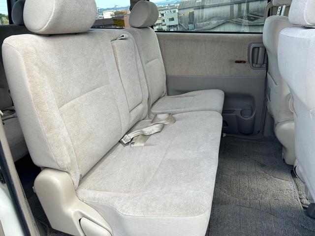 ノア Ｘ　リミテッド　車検２年付　地デジＴＶ　バックカメラ　ＥＴＣ　キーレスエントリー　両側電動スライドドア　ＨＩＤヘッドライト　ウッドコンビハンドル　ウッド調パネル（11枚目）