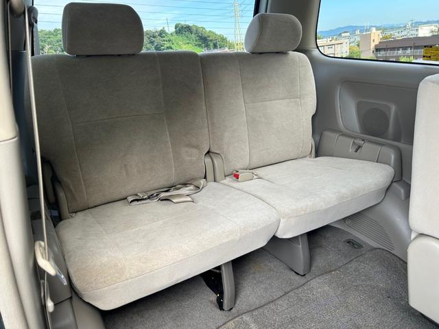 ノア Ｘ　リミテッド　車検２年付　地デジＴＶ　バックカメラ　ＥＴＣ　キーレスエントリー　両側電動スライドドア　ＨＩＤヘッドライト　ウッドコンビハンドル　ウッド調パネル（16枚目）