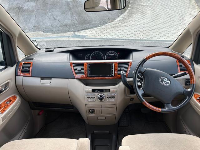 ノア Ｘ　リミテッド　車検２年付　地デジＴＶ　バックカメラ　ＥＴＣ　キーレスエントリー　両側電動スライドドア　ＨＩＤヘッドライト　ウッドコンビハンドル　ウッド調パネル（18枚目）