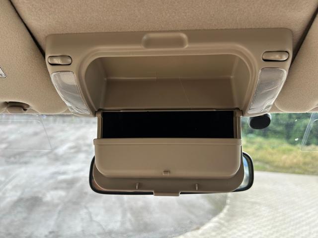 ノア Ｘ　リミテッド　車検２年付　地デジＴＶ　バックカメラ　ＥＴＣ　キーレスエントリー　両側電動スライドドア　ＨＩＤヘッドライト　ウッドコンビハンドル　ウッド調パネル（22枚目）