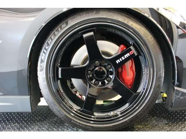 フェアレディＺ ニスモ　ＮＩＳＭＯ専用エアロ・ＮＩＳＭＯマフラー・純正ナビＴＶ・バックカメラ・ＥＴＣ・ＢＩＬＳＴＥＩＮ車高調・ＲＡＹＳ／ＬＭ　ＧＴ４　１９インチアルミ・ＢＬＩＤＥフルバケットシート・ＨＩＤライト（12枚目）