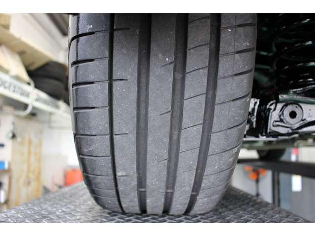 シビック タイプＲ　後期・１オーナー・禁煙車・フルノーマル・純正１８インチアルミ・ブレンボキャリパー・パイオニアスピーカー＆ウーハー・ＨＩＤライト・キーレス・ＥＴＣ・保証書／取説／スペアキー（14枚目）