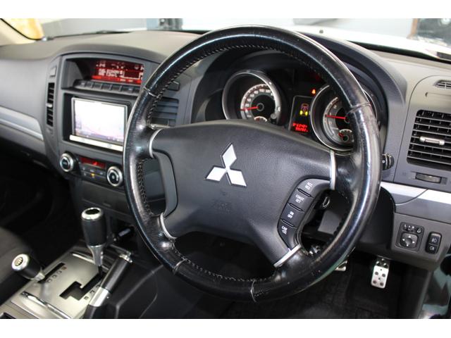 パジェロ ショート３．２ディーゼルターボ　ＶＲ－ＩＩ　４ＷＤ　ナビＴＶ・バックカメラ・キーレス・ＥＴＣ・ＨＩＤライト・純正１８インチアルミ・保証書／取説／スペアキー有り（23枚目）