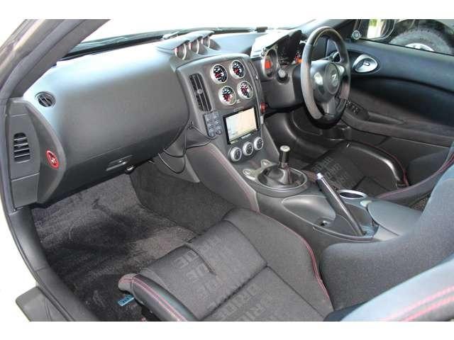フェアレディＺ ３．７ＮＩＳＭＯ　ＮＩＳＭＯ専用エアロ・１９ＡＷ・ＨＫＳサクションパイプ・エアクリーナー・ＺｃａｒＺｅｒｏチタンマフラー・デフオイルクーラー・ＢＲＩＤＥシート・Ｄｅｆｉ追加メーター・Ｂカメラ・ＨＩＤ・ＥＴＣ・保証書（30枚目）