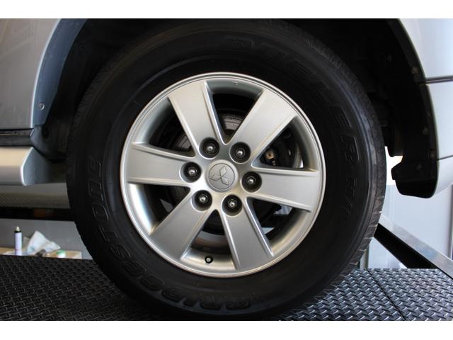 パジェロ ロング　エクシード　キーレス・ＨＩＤライト・ＥＴＣ・保証書／取説／スペアキー有り・下取り車（13枚目）