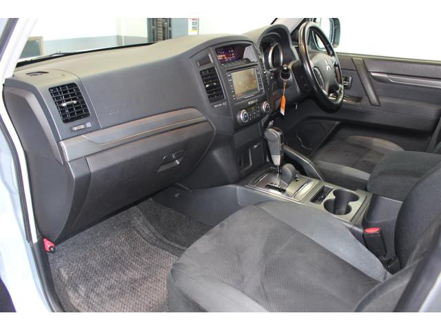 パジェロ ロング　エクシード　キーレス・ＨＩＤライト・ＥＴＣ・保証書／取説／スペアキー有り・下取り車（20枚目）