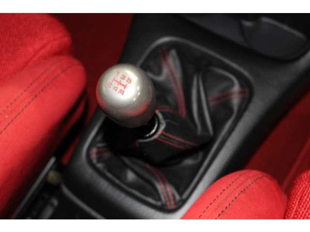 シビック タイプＲ　ＦＵＪＩＴＳＵＢＯエキマニ／マフラー・ゼロ１０００チャンバー・車高調・ＲＡＹＳＴＥ３７・前後ロアアームバー・ＣＵＳＣＯスタビ・リジカラ・ナビＴＶ・ＬＥＤライト・ＥＴＣ・保証書／取説／スペアキー有（33枚目）