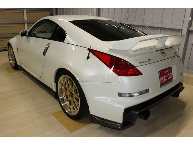 フェアレディＺ バージョンニスモ　タイプ３８０ＲＳ　ＦＵＪＩＴＳＵＢＯエキマニ・Ｍｉｎｅ’ｓフロントパイプ・ａｍｕｓｅフルチタンマフラー・Ｑｕａｎｔｕｍ車高調・ＢＢＳＲＧ－Ｒ１９ＡＷ・ＡＲＣオイルクーラー・ナビＴＶ・Ｂカメラ・保証書／取説／スペアキー有（4枚目）