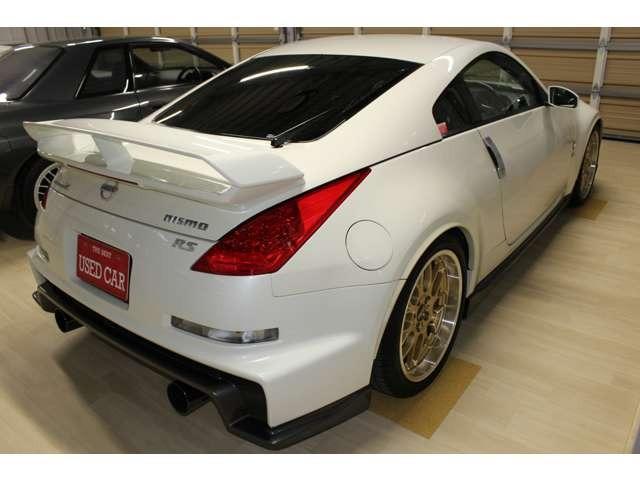 フェアレディＺ バージョンニスモ　タイプ３８０ＲＳ　ＦＵＪＩＴＳＵＢＯエキマニ・Ｍｉｎｅ’ｓフロントパイプ・ａｍｕｓｅフルチタンマフラー・Ｑｕａｎｔｕｍ車高調・ＢＢＳＲＧ－Ｒ１９ＡＷ・ＡＲＣオイルクーラー・ナビＴＶ・Ｂカメラ・保証書／取説／スペアキー有（6枚目）