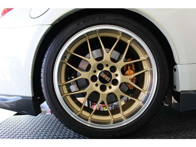 フェアレディＺ バージョンニスモ　タイプ３８０ＲＳ　ＦＵＪＩＴＳＵＢＯエキマニ・Ｍｉｎｅ’ｓフロントパイプ・ａｍｕｓｅフルチタンマフラー・Ｑｕａｎｔｕｍ車高調・ＢＢＳＲＧ－Ｒ１９ＡＷ・ＡＲＣオイルクーラー・ナビＴＶ・Ｂカメラ・保証書／取説／スペアキー有（13枚目）