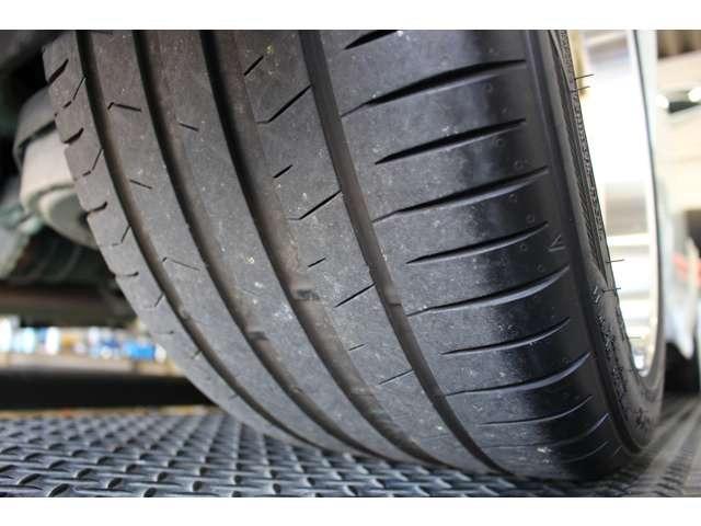 フェアレディＺ バージョンニスモ　タイプ３８０ＲＳ　ＦＵＪＩＴＳＵＢＯエキマニ・Ｍｉｎｅ’ｓフロントパイプ・ａｍｕｓｅフルチタンマフラー・Ｑｕａｎｔｕｍ車高調・ＢＢＳＲＧ－Ｒ１９ＡＷ・ＡＲＣオイルクーラー・ナビＴＶ・Ｂカメラ・保証書／取説／スペアキー有（14枚目）