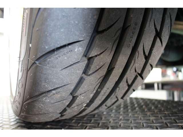 フェアレディＺ バージョンニスモ　タイプ３８０ＲＳ　ＦＵＪＩＴＳＵＢＯエキマニ・Ｍｉｎｅ’ｓフロントパイプ・ａｍｕｓｅフルチタンマフラー・Ｑｕａｎｔｕｍ車高調・ＢＢＳＲＧ－Ｒ１９ＡＷ・ＡＲＣオイルクーラー・ナビＴＶ・Ｂカメラ・保証書／取説／スペアキー有（18枚目）