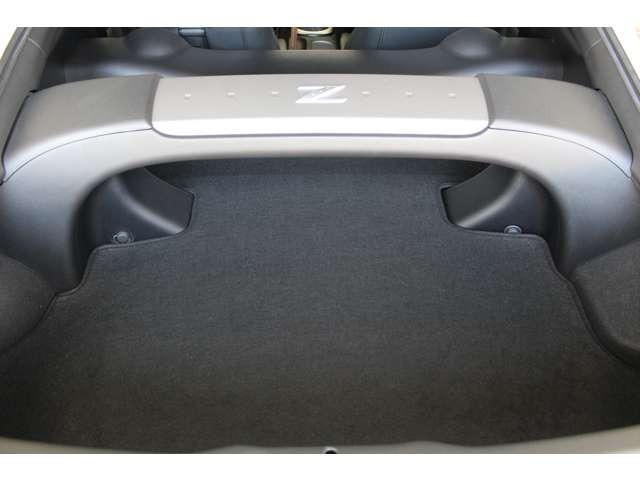 フェアレディＺ バージョンニスモ　タイプ３８０ＲＳ　ＦＵＪＩＴＳＵＢＯエキマニ・Ｍｉｎｅ’ｓフロントパイプ・ａｍｕｓｅフルチタンマフラー・Ｑｕａｎｔｕｍ車高調・ＢＢＳＲＧ－Ｒ１９ＡＷ・ＡＲＣオイルクーラー・ナビＴＶ・Ｂカメラ・保証書／取説／スペアキー有（32枚目）