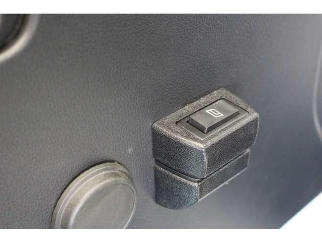 ハイゼットトラック スタンダードＳＡＩＩＩｔ　三方開　オートマ車　パワーウインドウ　エアコン　パワーステアリング　スマートアシスト　積載可能量３５０ｋｇ（25枚目）