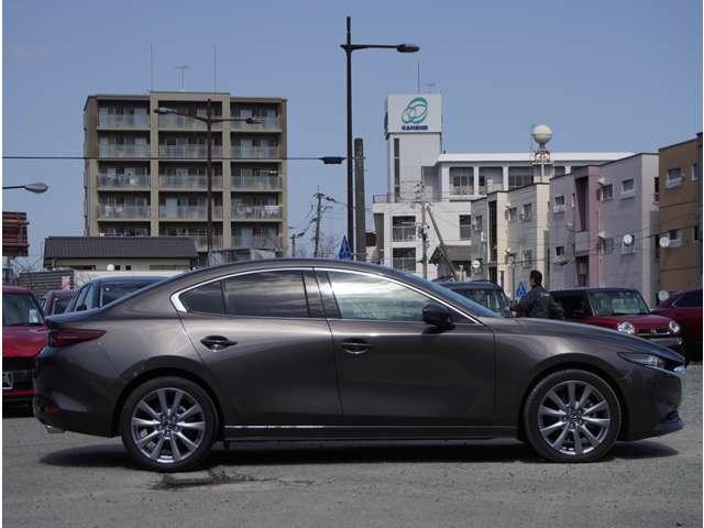 マツダ ＭＡＺＤＡ３セダン