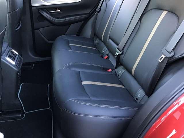 CX-60 3.3 XD エクスクルーシブ モード ディーゼルターボ 大型サンルーフ BOSEサウンドシステム 衝突軽減 パワーシート USB スマートキー クリアランスソナー 盗難防止装置 アルミホイール シートヒーター バックモニター 横滑り防止装置 キーレス(15枚目)