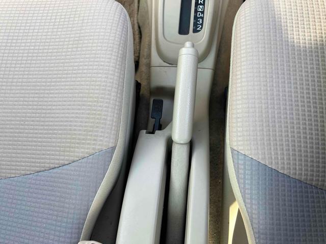 エッセ グレードＸ　キーレスエントリー　電動格納ミラー　ＡＴ　ＣＤ　エアコン　パワーウィンドウ（9枚目）
