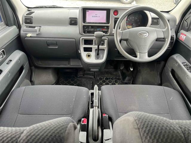 ハイゼットカーゴ 　軽バン　ＡＴ　ＥＴＣ　ナビ　ＴＶ　両側スライドドア　キーレスエントリー　電動格納ミラー　アルミホイール　エアコン　パワーウィンドウ　運転席エアバッグ　助手席エアバッグ　ＣＤ　ＵＳＢ（25枚目）