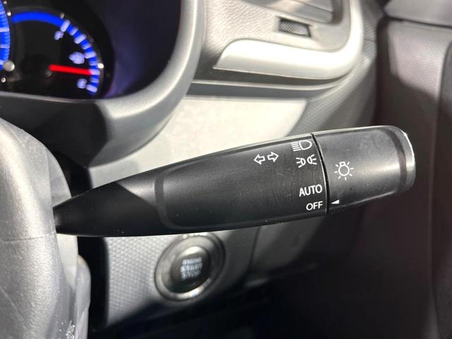 ベースグレード SDナビ 両側電動ドア 禁煙車 Bluetooth再生 ETC HIDヘッド/フォグライト オートライト 純正15AW スマートキー オートエアコン 革巻きステアリング 電動格納ミラー(28枚目)