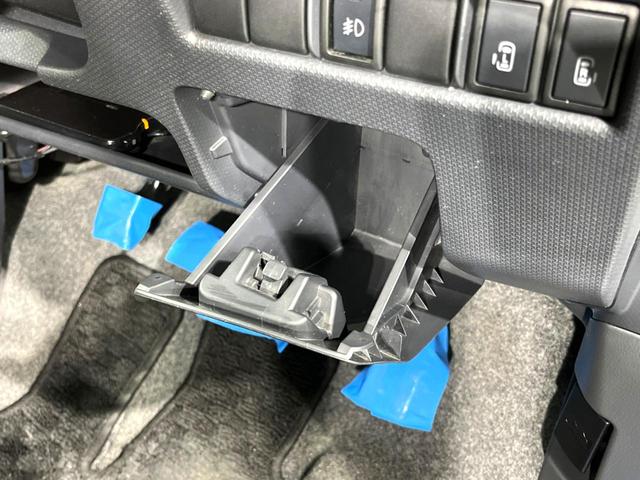 ベースグレード SDナビ 両側電動ドア 禁煙車 Bluetooth再生 ETC HIDヘッド/フォグライト オートライト 純正15AW スマートキー オートエアコン 革巻きステアリング 電動格納ミラー(40枚目)