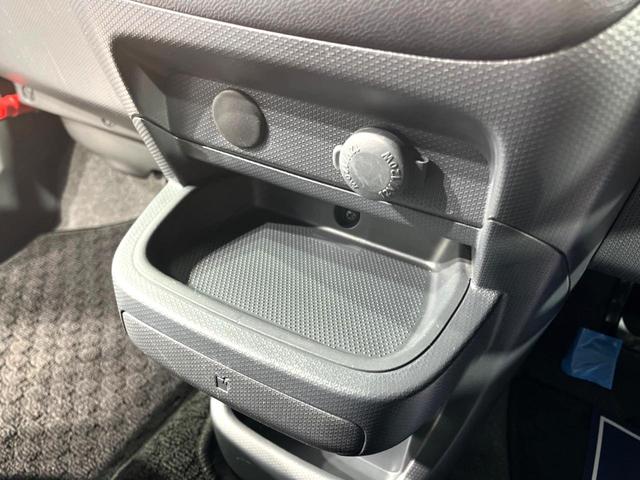 ベースグレード SDナビ 両側電動ドア 禁煙車 Bluetooth再生 ETC HIDヘッド/フォグライト オートライト 純正15AW スマートキー オートエアコン 革巻きステアリング 電動格納ミラー(44枚目)