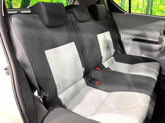 S 純正ナビ Bluetooth接続 オートエアコン 禁煙車 シートリフター USB入力端子 プライバシーガラス 電動格納ミラー 横滑り防止装置 盗難防止装置 衝突安全ボディ(8枚目)