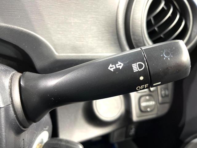 S 純正ナビ Bluetooth接続 オートエアコン 禁煙車 シートリフター USB入力端子 プライバシーガラス 電動格納ミラー 横滑り防止装置 盗難防止装置 衝突安全ボディ(39枚目)
