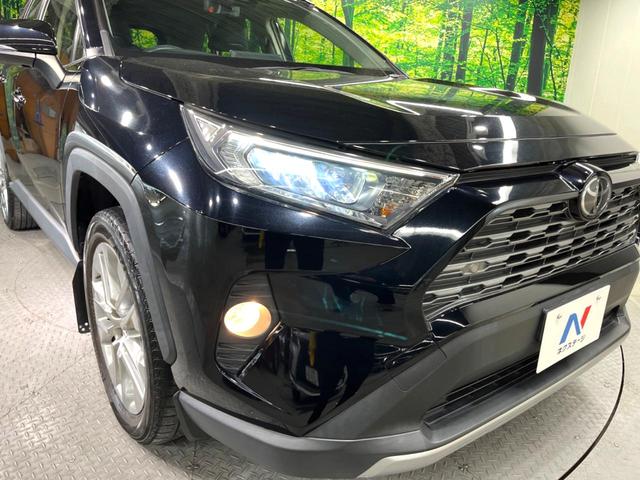 ＲＡＶ４ Ｇ　Ｚパッケージ　純正９型ナビ　禁煙車　セーフティセンス　レーダークルーズコントロール　ブラインドスポットモニター　デジタルインナーミラー　合皮シート　バックカメラ　Ｂｌｕｅｔｏｏｔｈ再生　フルセグ　ＬＥＤヘッドライト（13枚目）