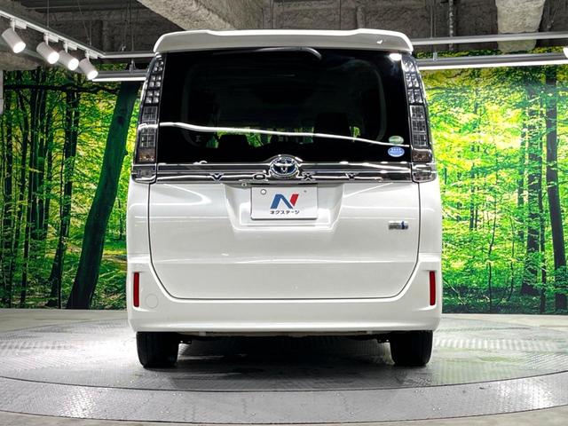 ハイブリッドＶ　９型ＳＤナビ　禁煙車　フリップダウンモニター　電動スライドドア　クルコン　バックカメラ　ＥＴＣ　ドラレコ　Ｂｌｕｅｔｏｏｔｈ接続　前席シートヒーター　デュアルオートエアコン　ＬＥＤヘッドライト(17枚目)