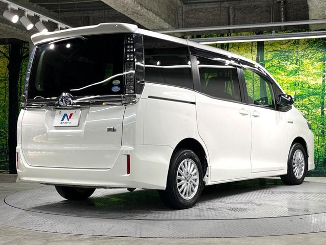 ヴォクシー ハイブリッドＶ　９型ＳＤナビ　禁煙車　フリップダウンモニター　電動スライドドア　クルコン　バックカメラ　ＥＴＣ　ドラレコ　Ｂｌｕｅｔｏｏｔｈ接続　前席シートヒーター　デュアルオートエアコン　ＬＥＤヘッドライト（19枚目）