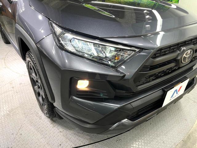 ＲＡＶ４ アドベンチャー　オフロードパッケージ　純正９型ディスプレイオーディオ　禁煙車　衝突軽減　レーダークルーズ　ブラインドスポットモニター　バックカメラ　ドラレコ　ＥＴＣ　Ｂｌｕｅｔｏｏｔｈ接続　パワーシート　ＬＥＤヘッドライト　スマートキー（13枚目）