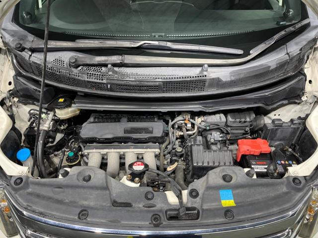 フリードスパイク Ｇ　エアロ　電動スライド　ＳＤナビ　バックカメラ　禁煙車　ＨＩＤヘッド　ＥＴＣ　オートライト　オートエアコン　Ｂｌｕｅｔｏｏｔｈ再生　ＣＤ／ＤＶＤ再生　フルセグ（18枚目）
