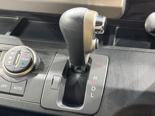 フリードスパイク Ｇ　エアロ　電動スライド　ＳＤナビ　バックカメラ　禁煙車　ＨＩＤヘッド　ＥＴＣ　オートライト　オートエアコン　Ｂｌｕｅｔｏｏｔｈ再生　ＣＤ／ＤＶＤ再生　フルセグ（28枚目）