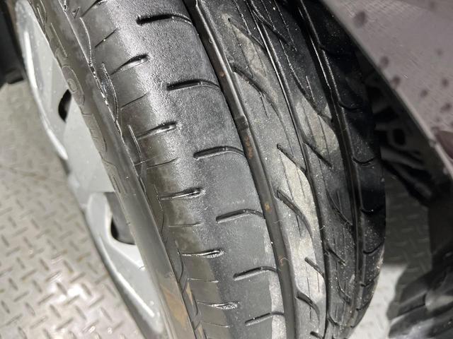 ヴィッツ ジュエラ　純正ＳＤナビ　バックカメラ　衝突被害軽減システム　禁煙車　ドラレコ　コーナーセンサー　スマートキー　ＬＥＤヘッド　ビルトインＥＴＣ　オートライト　オートエアコン　Ｂｌｕｅｔｏｏｔｈ　ＣＤ　フルセグ（27枚目）