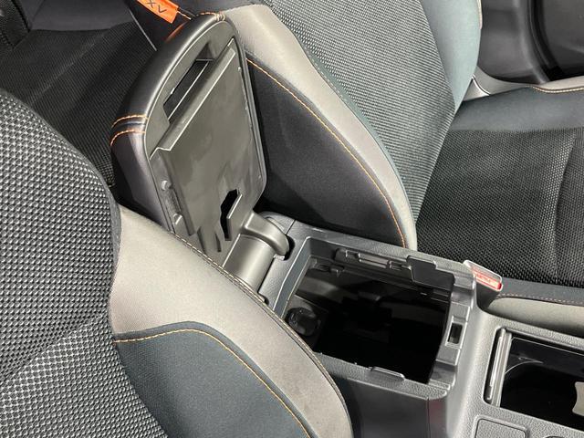 ＸＶ ２．０ｉ－Ｌ　アイサイト　４ＷＤ　純正ナビ　バックカメラ　衝突軽減装置　レーダークルーズ　禁煙車　ドラレコ　ＨＩＤヘッド　ＥＴＣ　車線逸脱警報　オートライト　ブラインドスポットモニター　デュアルエアコン　Ｂｌｕｅｔｏｏｔｈ再生（56枚目）