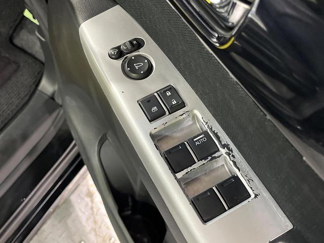 Ｎ－ＢＯＸカスタム Ｇ・ターボＬパッケージ　両側電動ドア　バックカメラ　衝突軽減装置　ハーフレザーシート　スマートキー　ＨＩＤヘッド　ＥＴＣ　クルコン　オートライト　オートエアコン　純正１５インチアルミ　プライバシーガラス（43枚目）