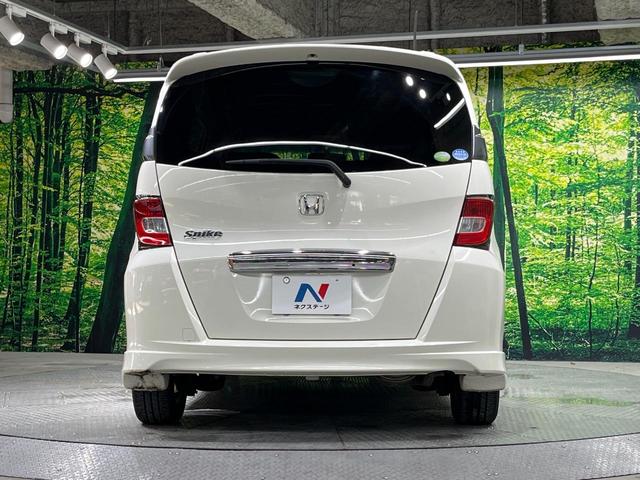 フリードスパイク Ｇ　エアロ　電動スライドドア　ＳＤナビ　禁煙車　スマートキー　ＨＩＤヘッド　ＥＴＣ　オートライト　オートエアコン　純正１５インチアルミ　ＣＤ　ＤＶＤ再生　フルセグ（15枚目）
